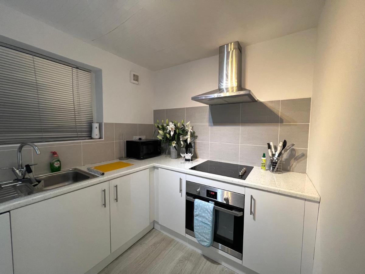 Beach Front Apartment With Free Parking, St Annes Lytham St Annes Bagian luar foto