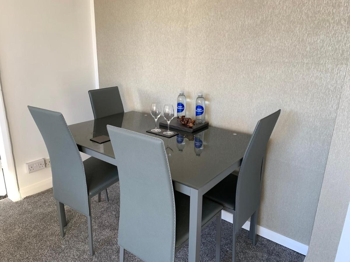 Beach Front Apartment With Free Parking, St Annes Lytham St Annes Bagian luar foto