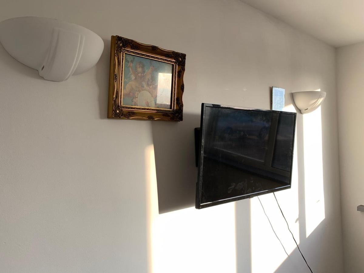 Beach Front Apartment With Free Parking, St Annes Lytham St Annes Bagian luar foto